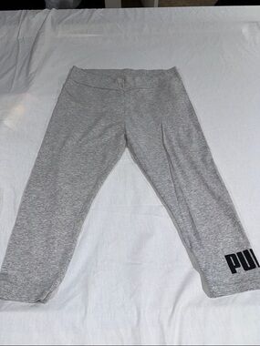 Puma Light Gray Capri Workout Leggings with Black Logo